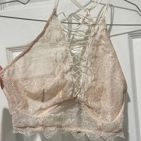 Victoria's Secret Women's Cream Lace Bralette - Picture 4 of 6